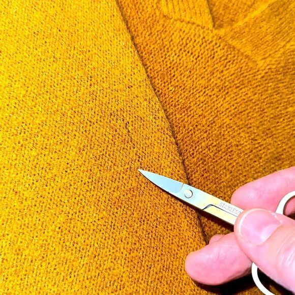 Anthropologie S Joy Mustard Soft Knit Fringe Hem V-Neck Jumper Sweater - Picture 13 of 16